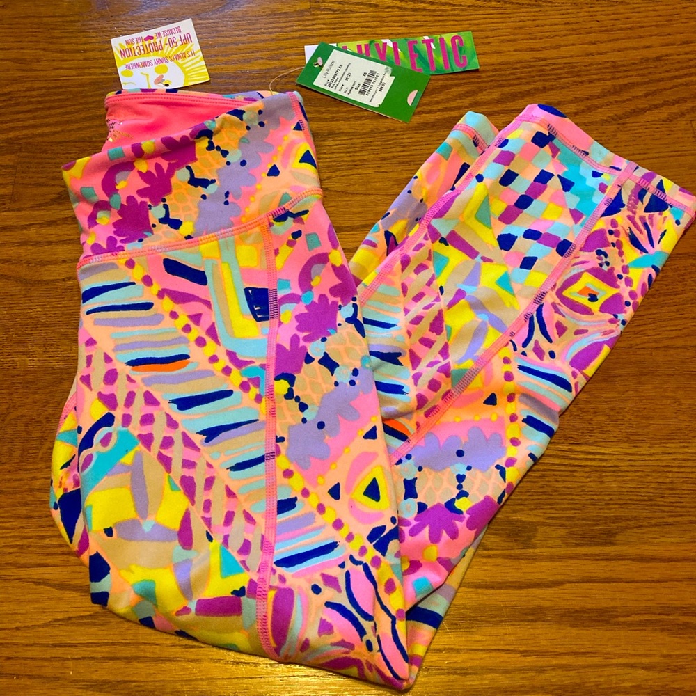 Lilly Pulitzer XS crop Aztec leggings.